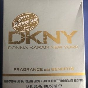 DNKY NIB Golden Delicious Skin. Fragrance with Benefits. Sealed